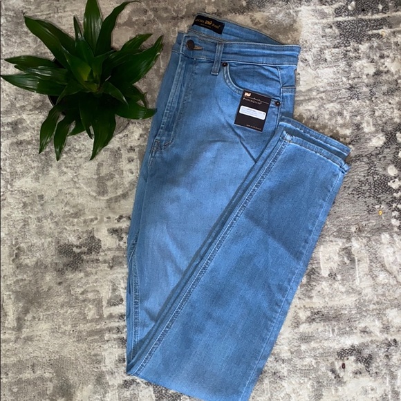 🥰🥰Show off those curves Women’s jeans👖 - Picture 4 of 5